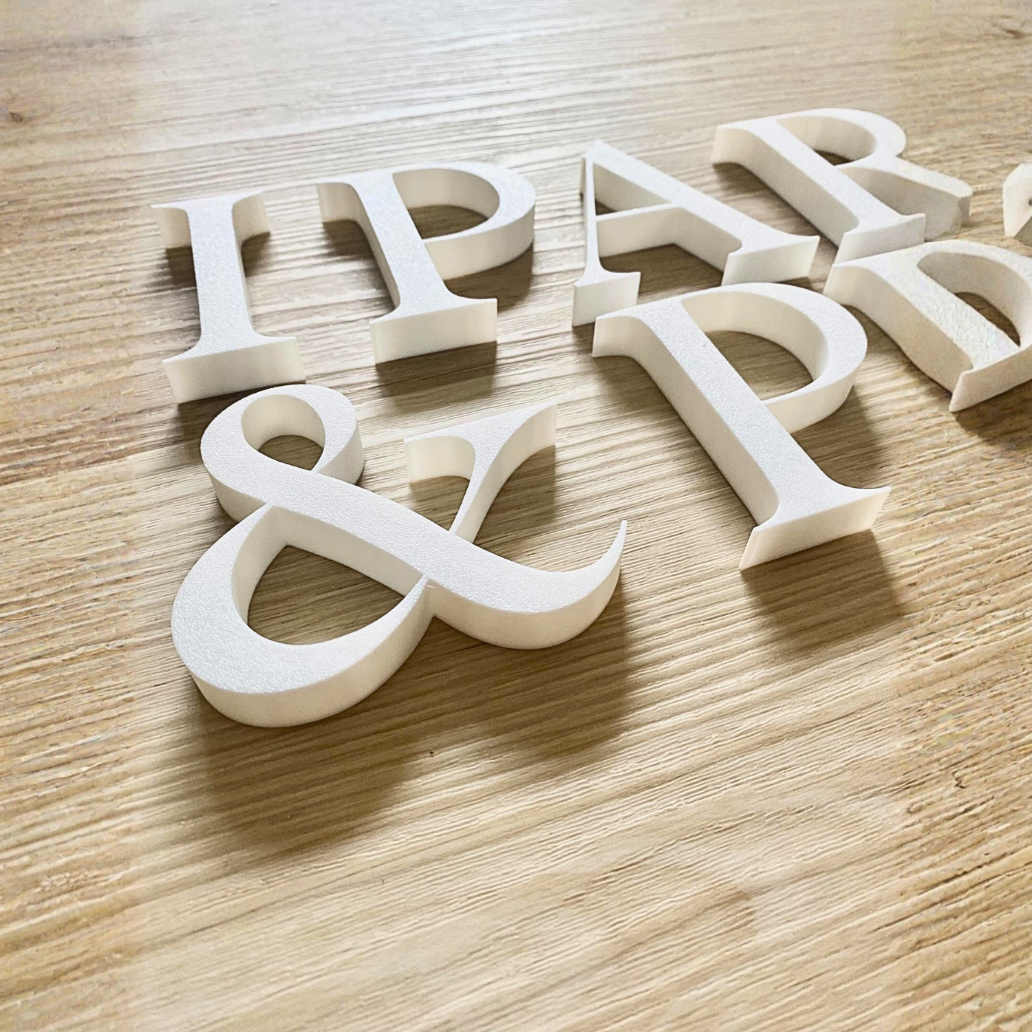 Litere Decorative Personalizate pentru Perete – Nume, Mesaje & Logo Custom